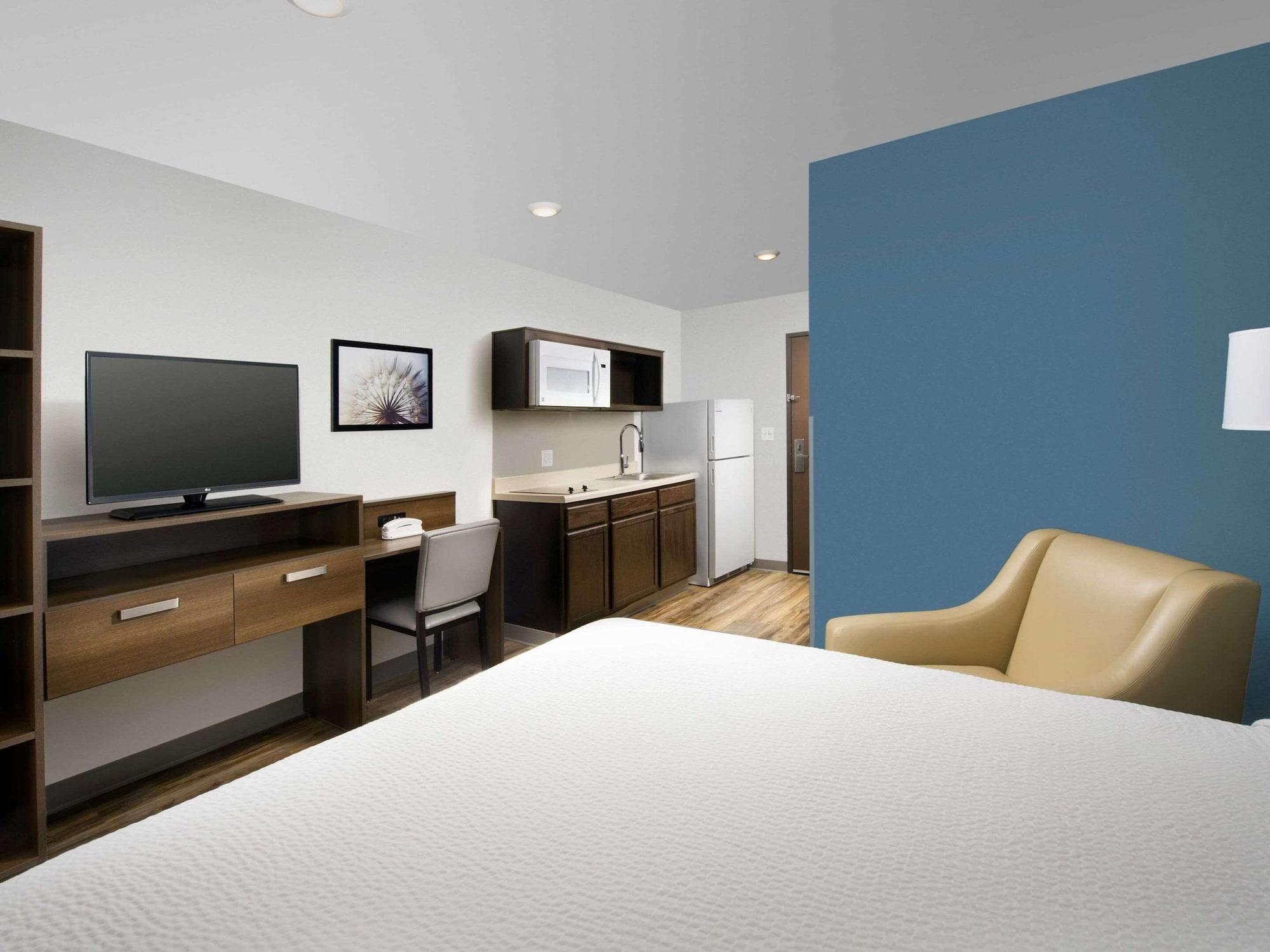 Suburban Studios Watford City Buitenkant foto