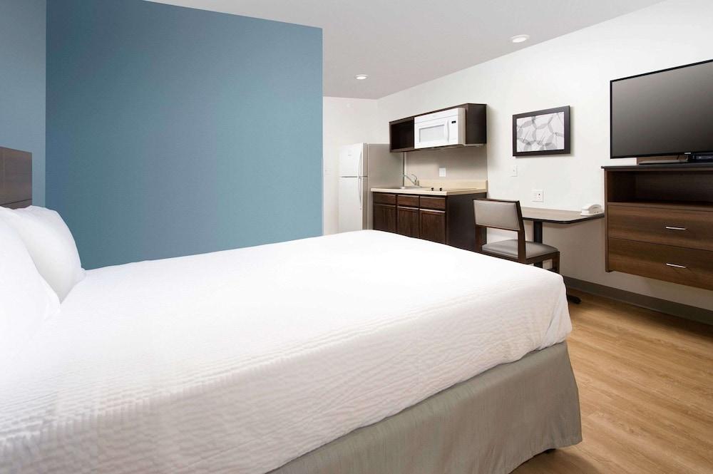 Suburban Studios Watford City Buitenkant foto